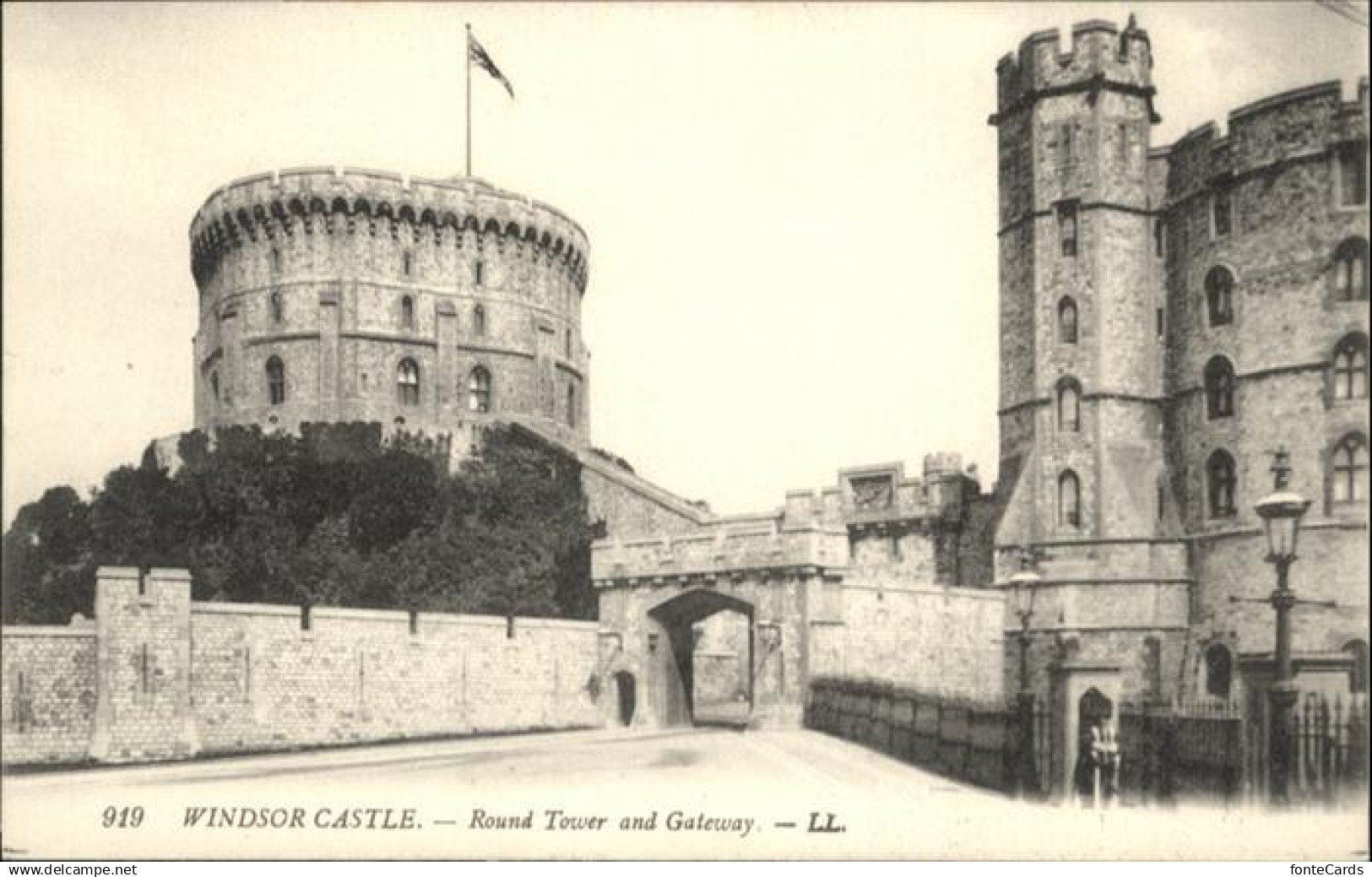 Windsor Castle Windsor Castle
Round Tower
Gateway