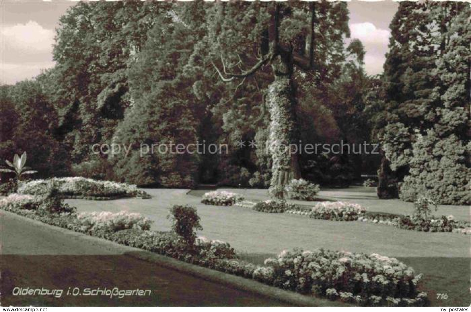 Woebken Oldenburg Oldenburg Schlossgarten Park Blumenbeete Rasen Baeume Skulptur