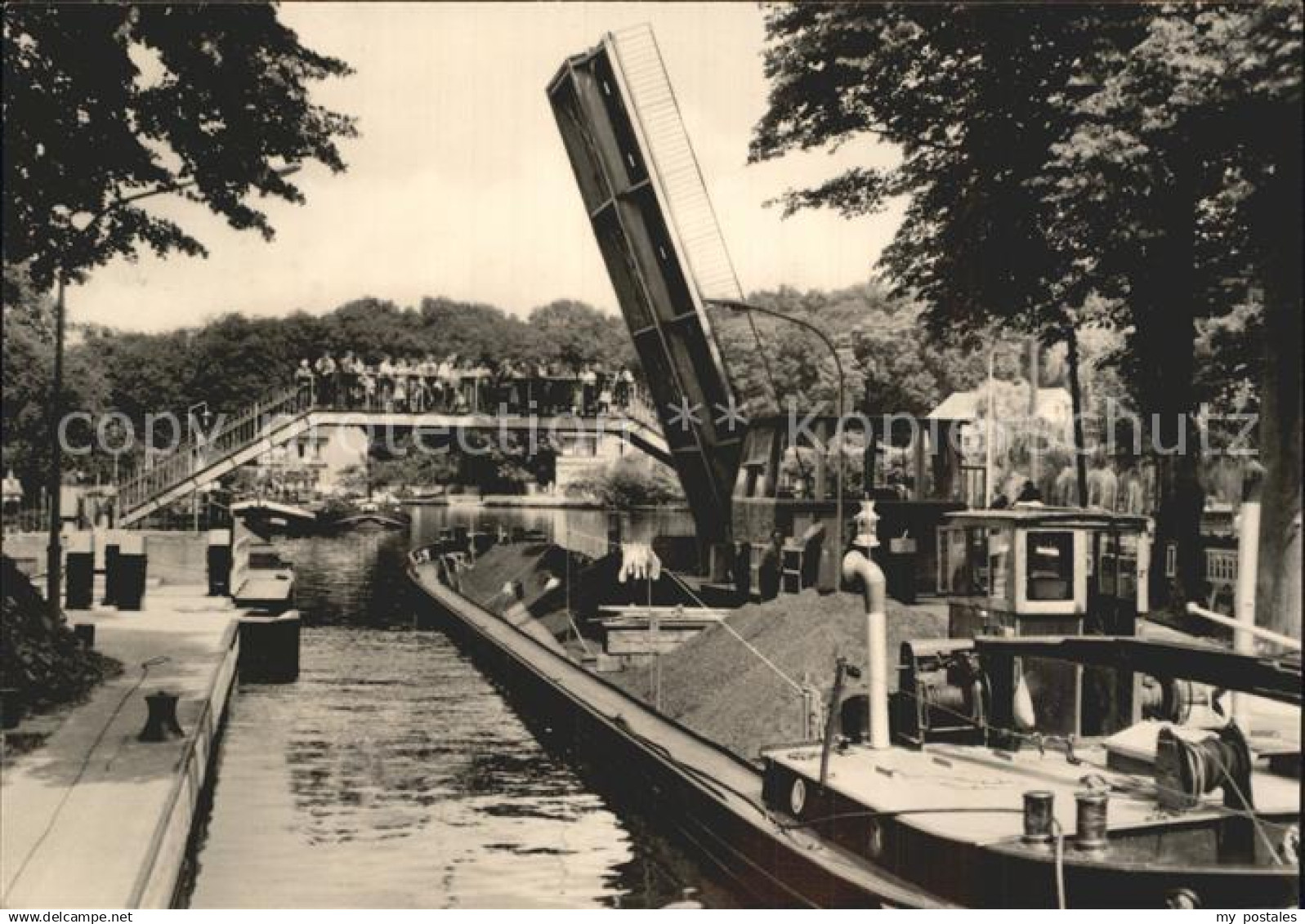 Woltersdorf Erkner Schleuse Frachter