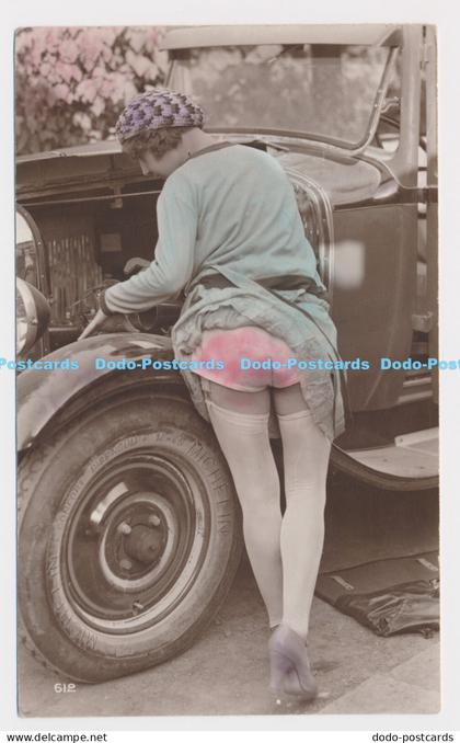 C004557 Woman. Vehicle. Transport. 612