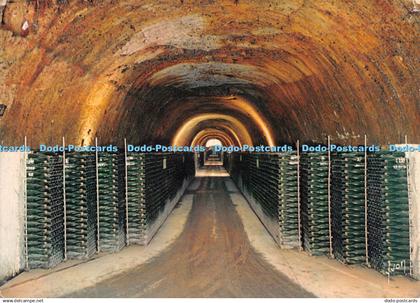 D134900 En Champagne Une galerie de 500 000 bouteilles dans les Caves Champagne