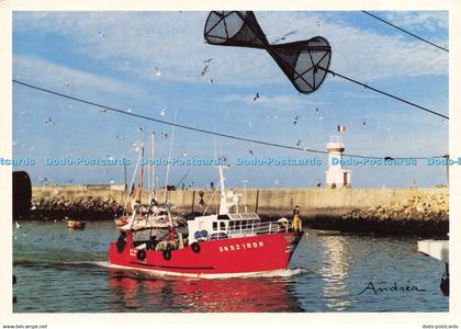 D216635 La Turballe Chalutier Entrant au Port Andrea