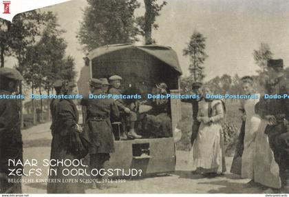 D221334 Naar School Zelfs in Oorlogstijd Belgische Kinderen Lopen School 1914