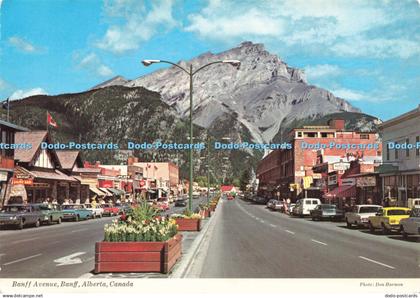 D225122 Canada Alberta Banff Banff Avenue Byron Harmon Don Harmon