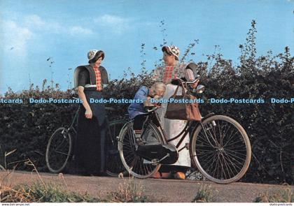 D290021 Spakenburgse Vrouwen. Bruna. Mexichrome