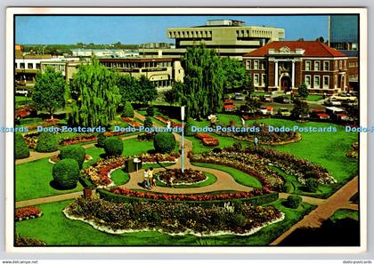 D333988 Alberta. Canada. City Hall Park. Red Deer. Alberta Color Productions. De