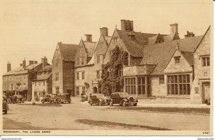 PC26376 Broadway. The Lygon Arms. Photochrom. No V421