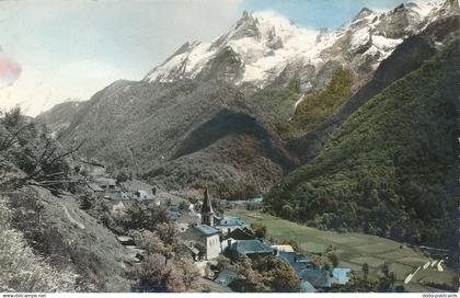 PC54824 Env. d Eaux Bonnes. Aas Vue Generale. Au Fond Eaux Bonnes et le Massif d