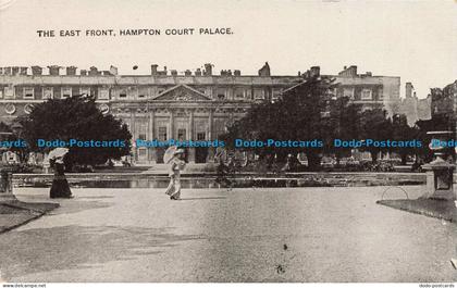 R679257 Hampton Court Palace. The East Front. Auto Photo Series