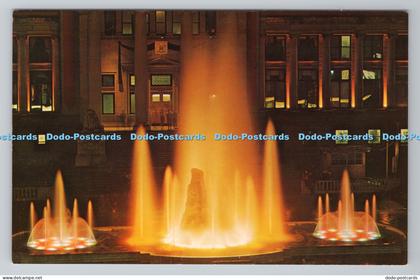 R784704 Vancouver Canada Vancouver Court House With the Centennial Fountain Capi