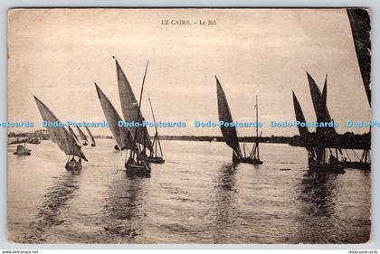 R818112 Le Caire. Le Nil. Zakal