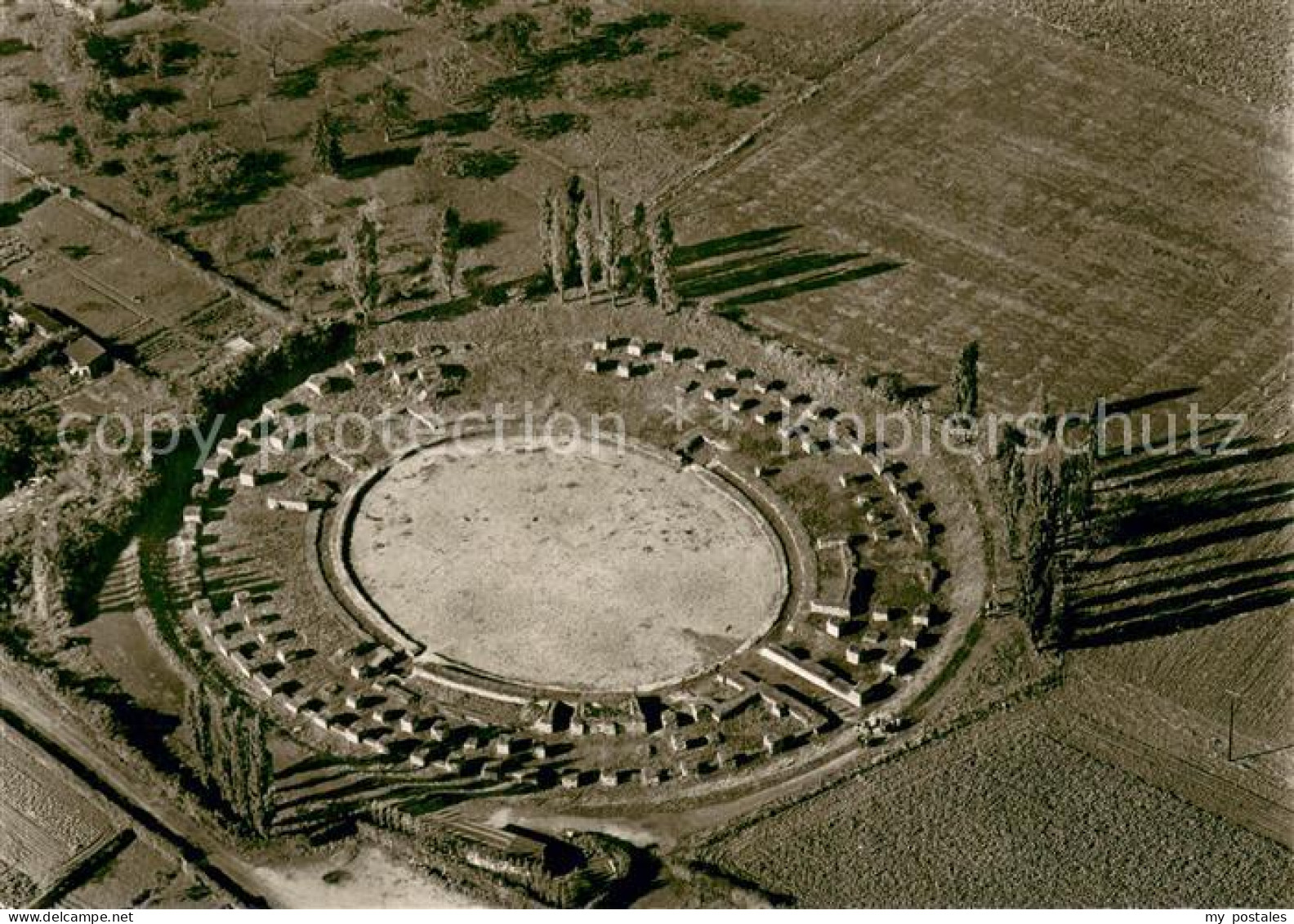 Xanten Roemisches Amphitheater Fliegeraufnahme