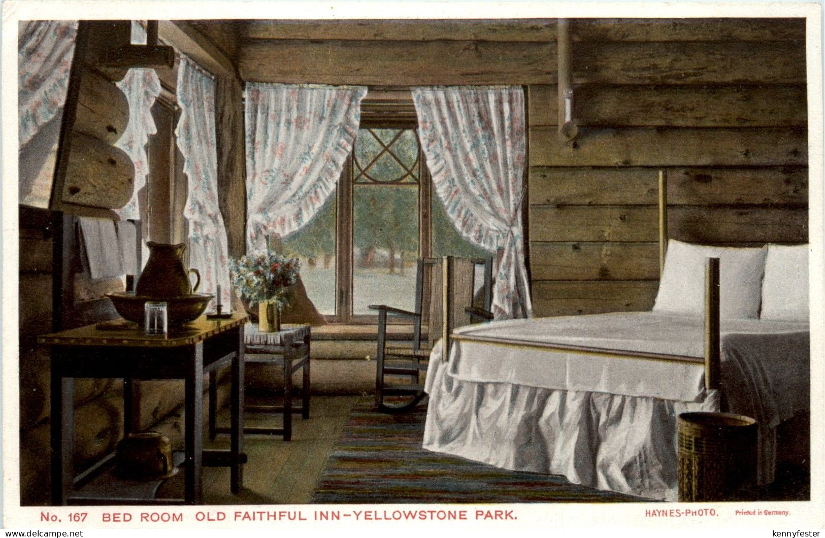 Yellowstone National Park - Bed room Old Faithful Inn