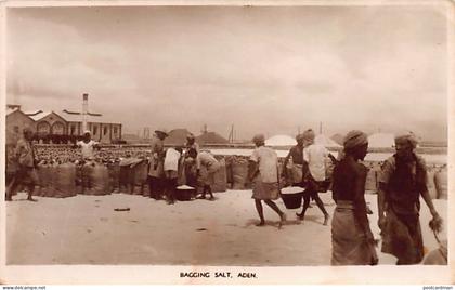 Yemen - ADEN - Bagging salt - Publ. A. Abassi