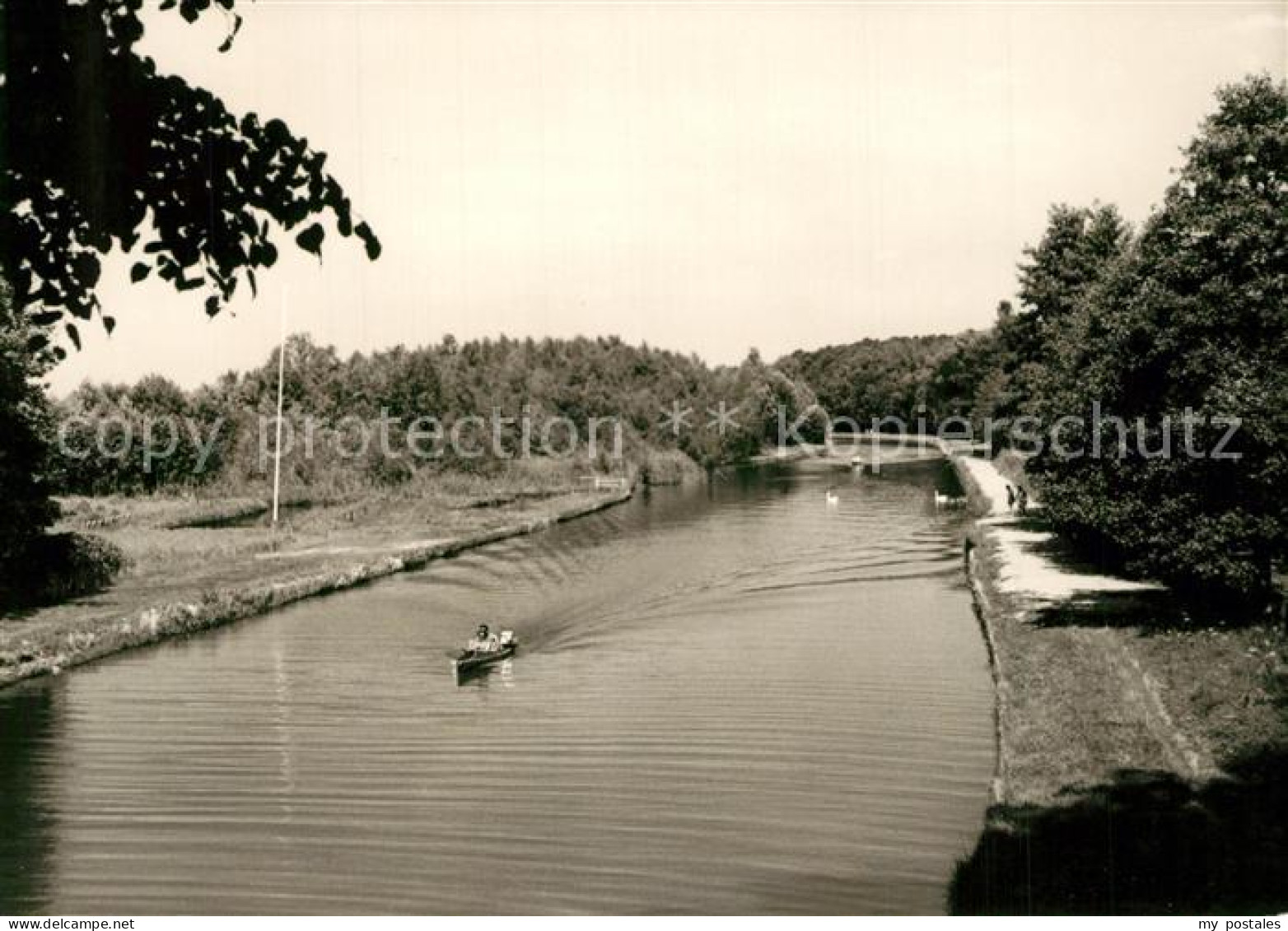 Zechlinerhuette am Kanal