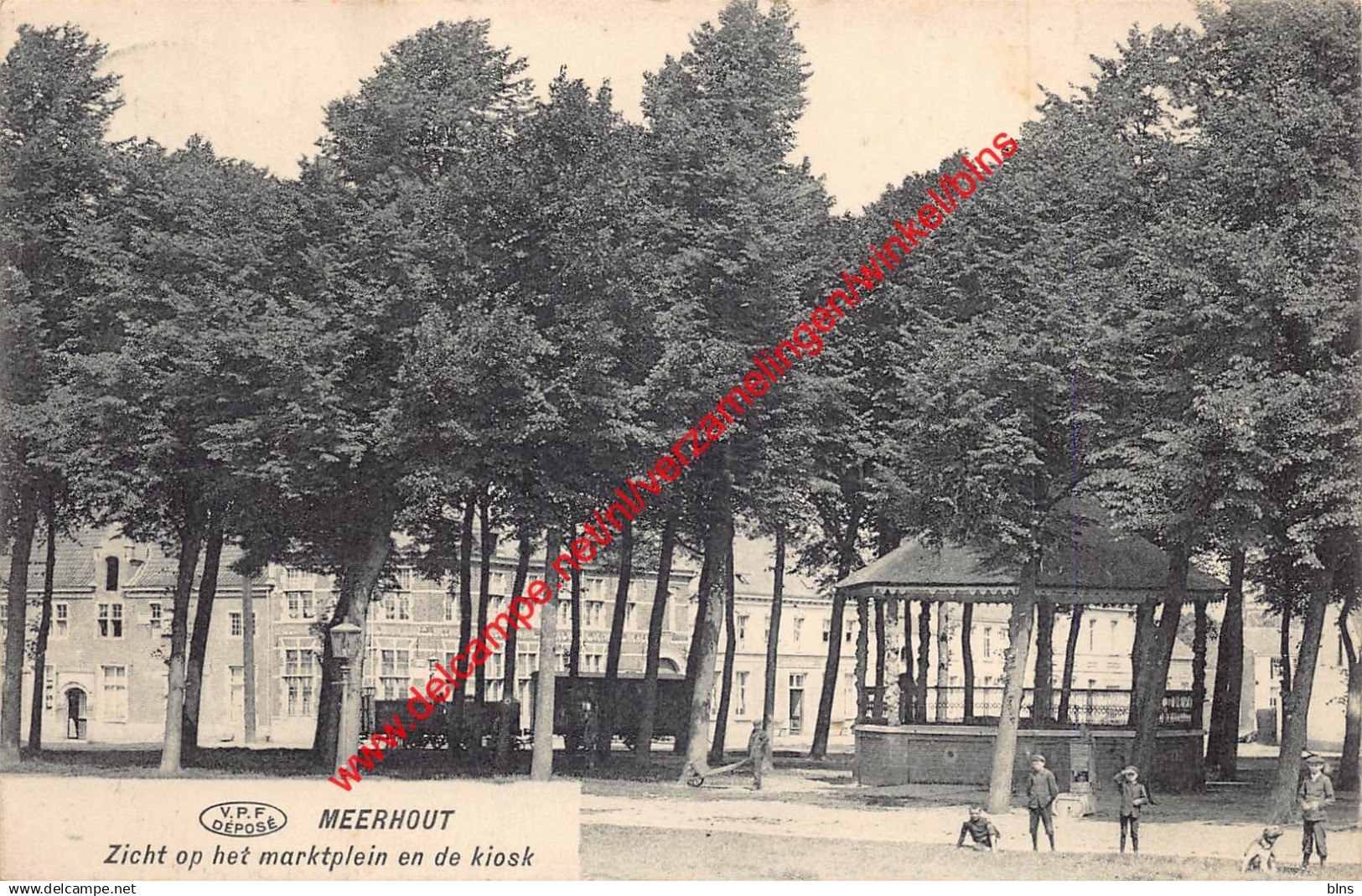 Zicht op het marktplein en de kiosk - Meerhout