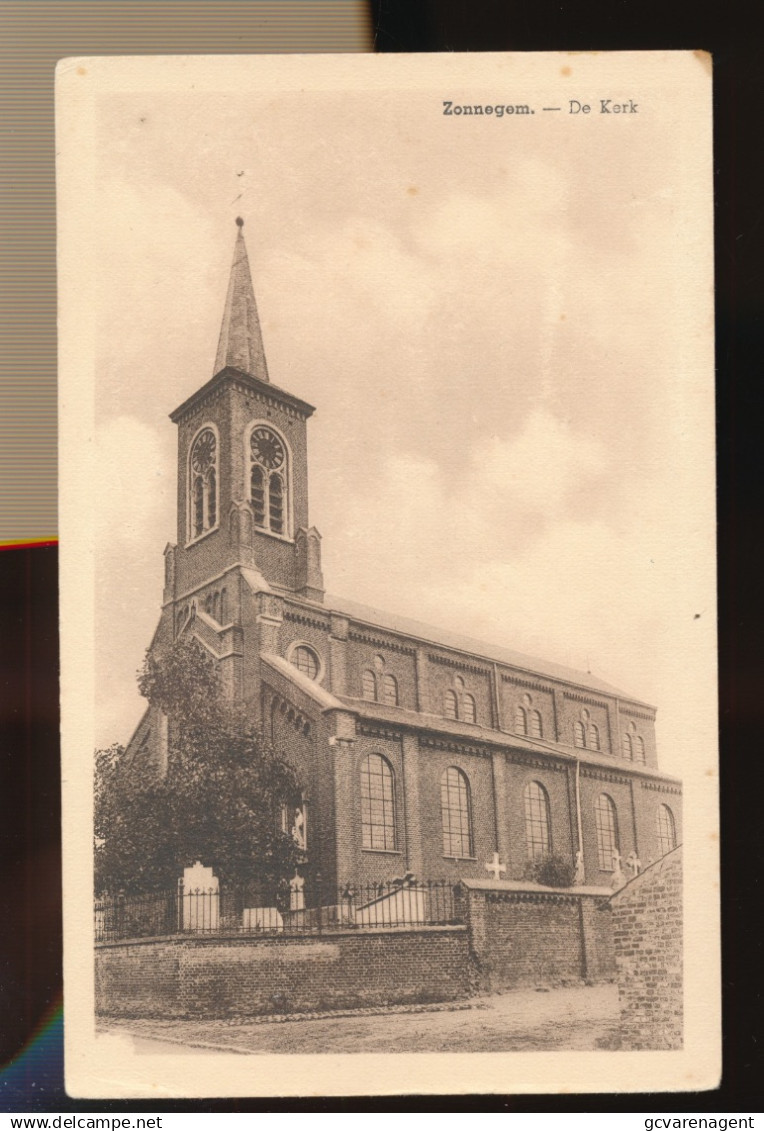 ZONNEGEM     DE KERK
