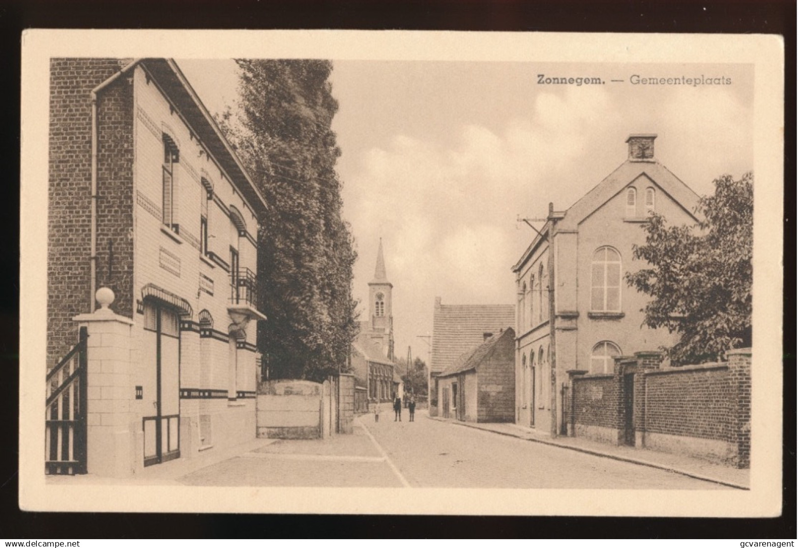 ZONNEGEM   GEMEENTEPLAATS