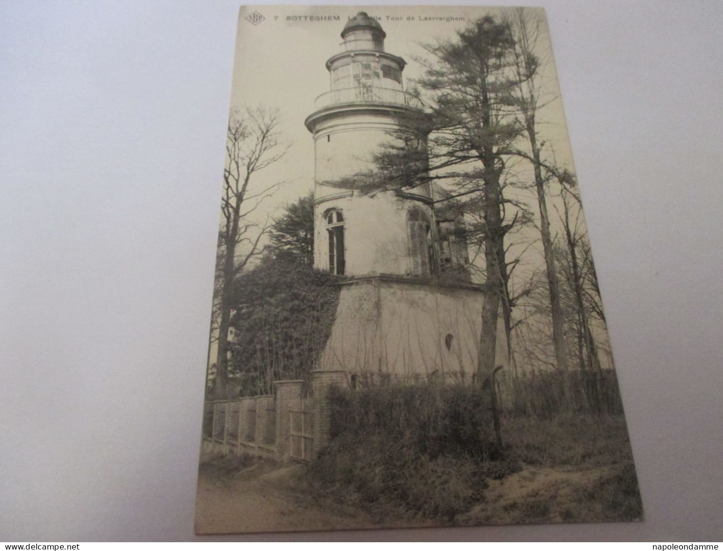 Zottegem, La vieille Tour de Leevverghem