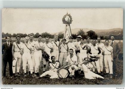 Sport Mannschaft Kranz Fahne Männer Motiv Schweiz Privatfoto AK - 13938217