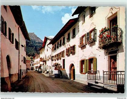 7536 Sta. Maria Val Müstair - Dorfpartie gegen Piz Mezdi Balkon mit Blum... - 12114006