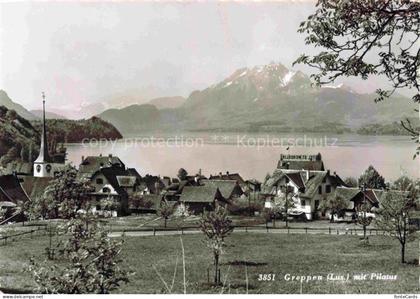Greppen Vierwaldstaettersee LUZERN LU Vierwaldstaettersee Pilatus Kirche Dorf Ho
