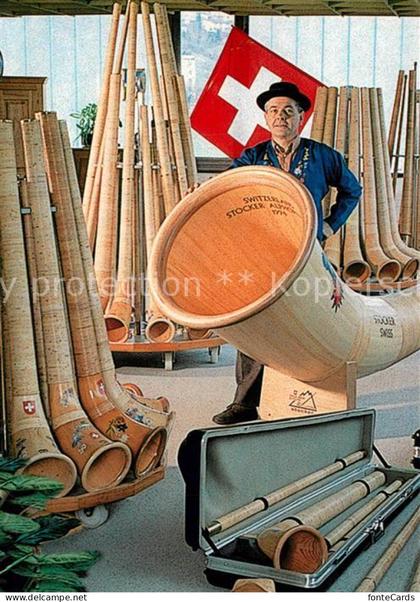Kriens Groesstes spielbare Alphorn der Welt Alphornbau Stocker Flagge