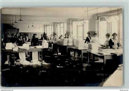 9000 St. Gallen S. Gallo 1919 Foto AK Berufe - Frauen bearbeiten Stoffe?... - 13105806