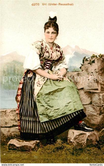 Uri Kanton UR Unter Reussthal Trachtenmaedchen