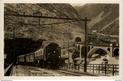 Göschenen - Elektrischer Zug der Gotthardbahn