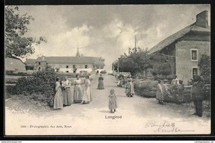 AK Longirod, Strassenpartie mit Frauen und Kindern