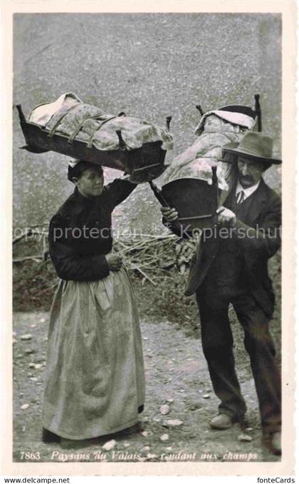 Valais Wallis Kanton VS Paysans du Valais rendant aux champs